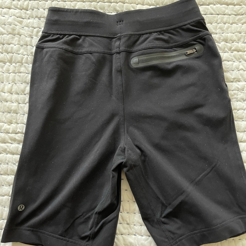 Lululemon men’s short 9”